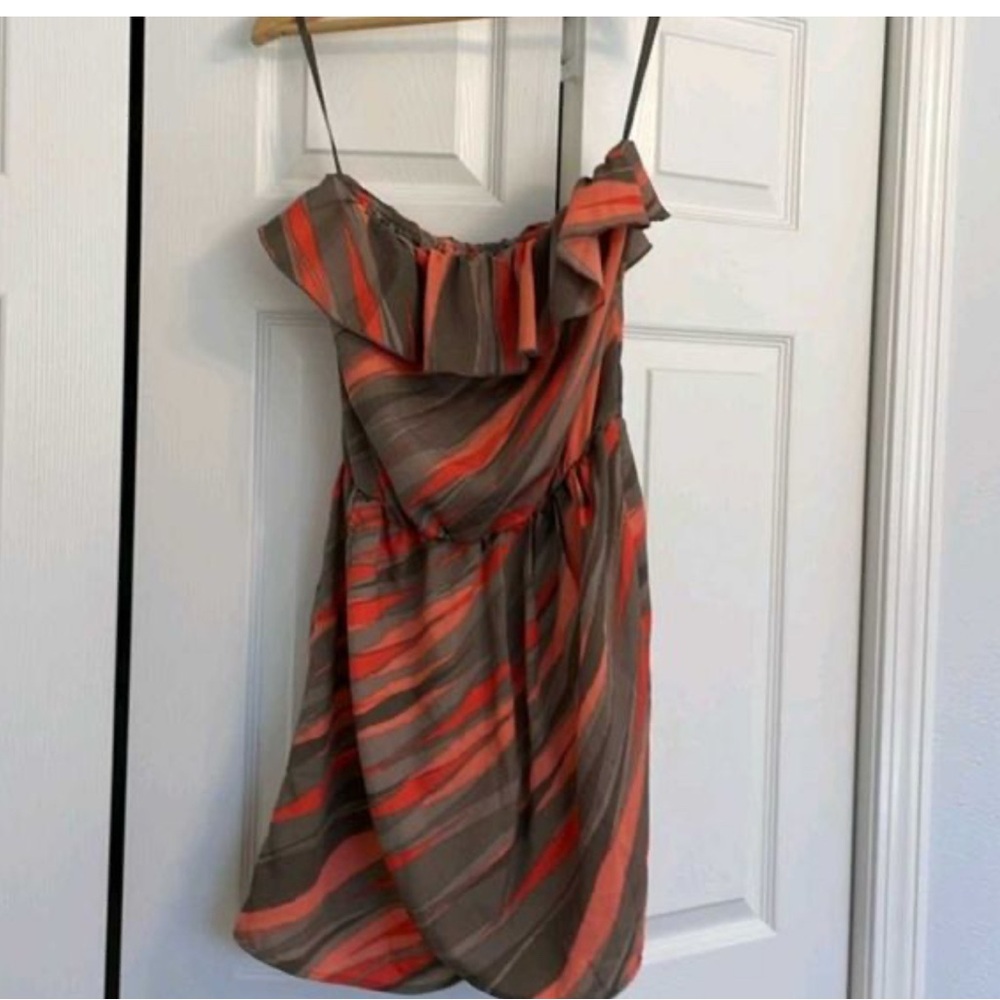 NWT GAP Strapless Sundress – Size M, Ruffle Neckline, Sunset Stripes